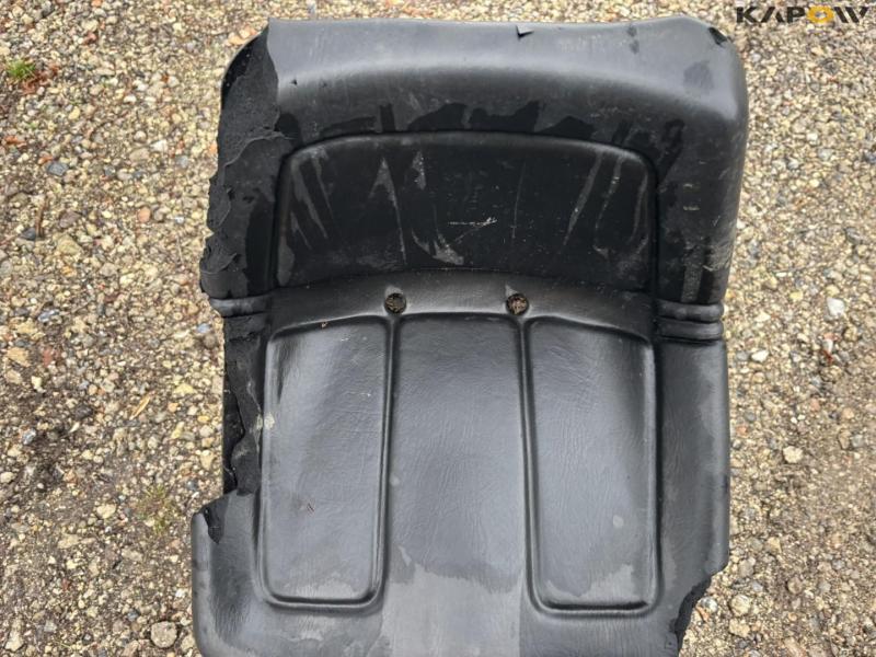 Sulky for tool carrier 12