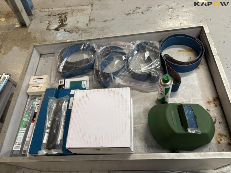 Welding/grinding equipment 2