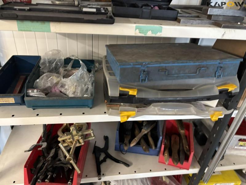 Welding equipment 10