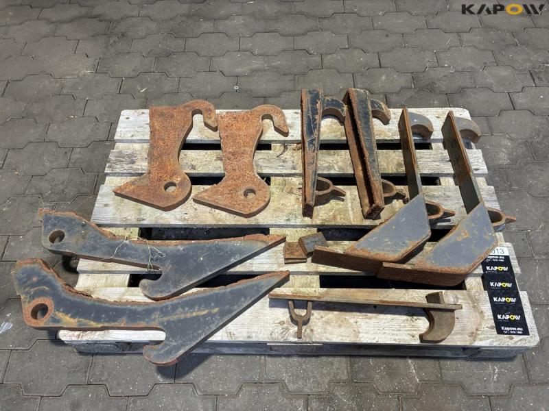 Welding brackets for quick change 1