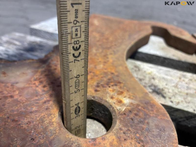 Welding brackets for quick change 17