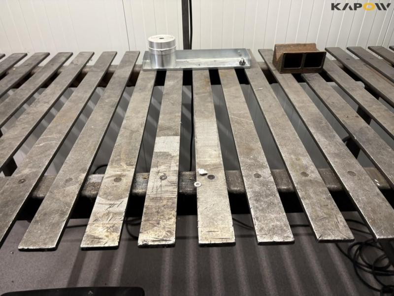 Welding table with light 12