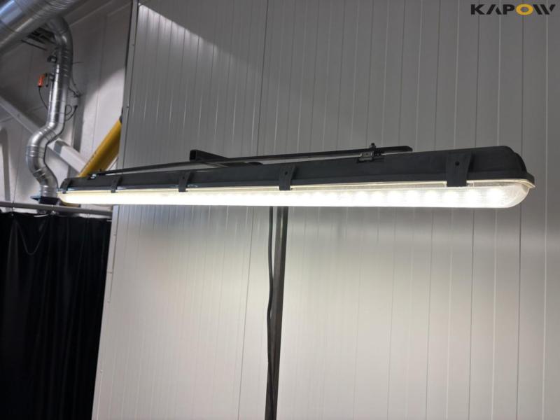 Welding table with light 16