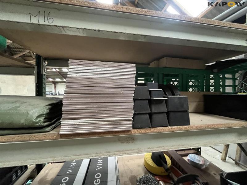 EMPTY PALLET RACK 17
