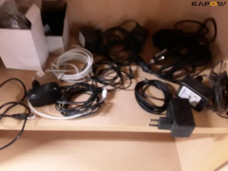 EMPTY THE ROOM 32