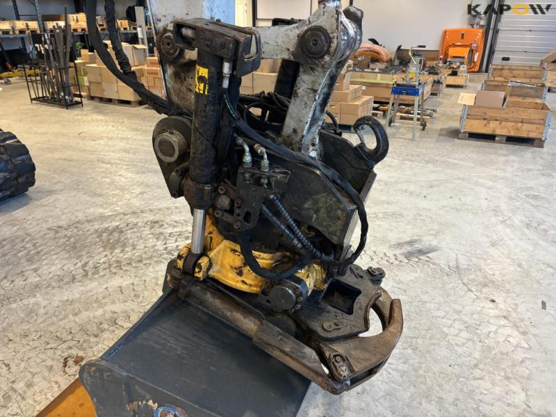 Takeuchi TB1140 excavator 14