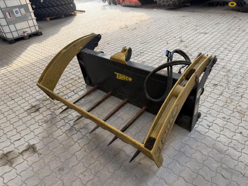 Tanco bale grab with Euro hitch 1