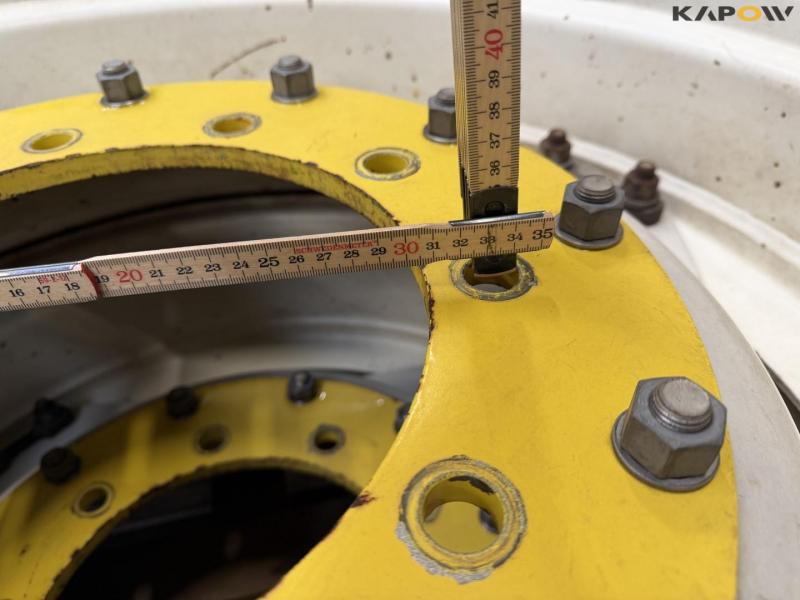 Taurus 270/95-R36 sprayer wheel 13