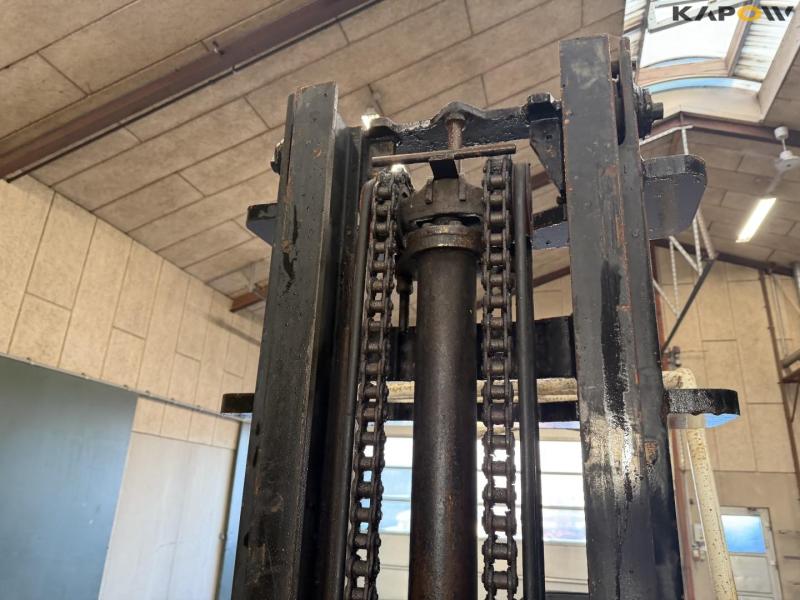 TCM FG20 forklift 13