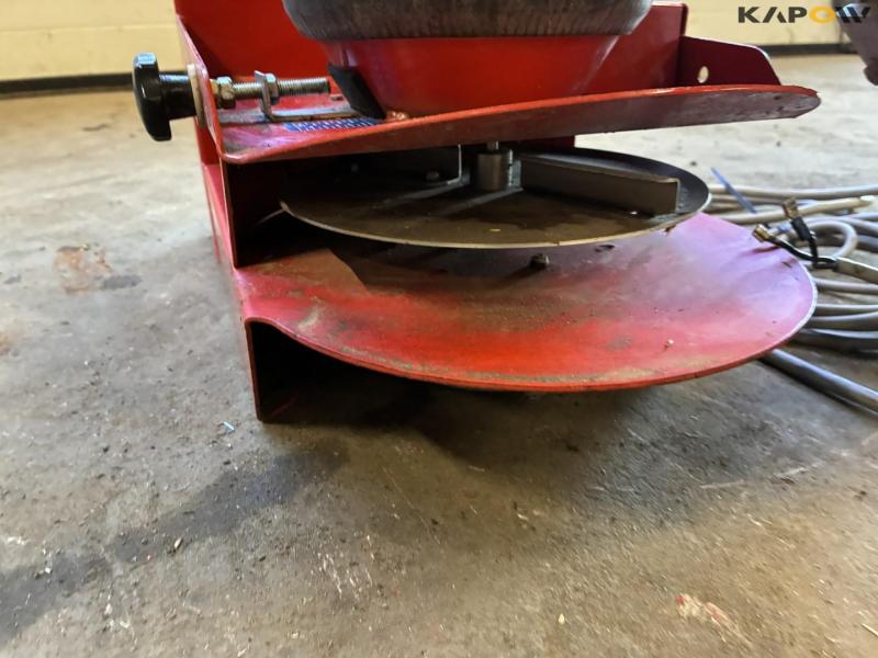 Technik-Plus spreads 10