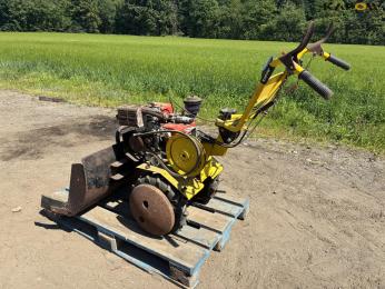 Texas 5001 implement carrier with dozer... 