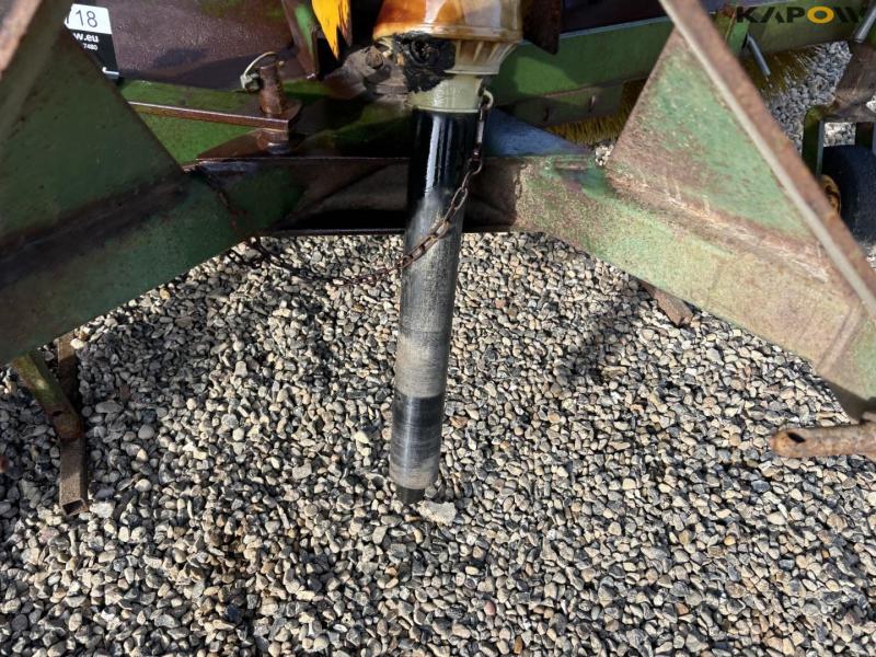 Thyregod sweeper with 3-point hitch 14