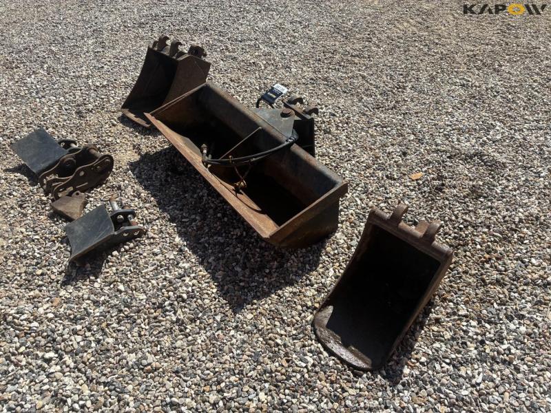 Tilt grader bucket + two digging buckets and brackets 1