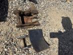Tilt grader bucket + two digging buckets and brackets 24