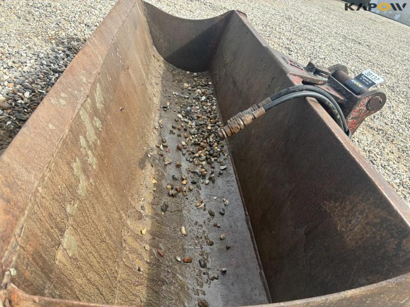 Tilt planer bucket 22
