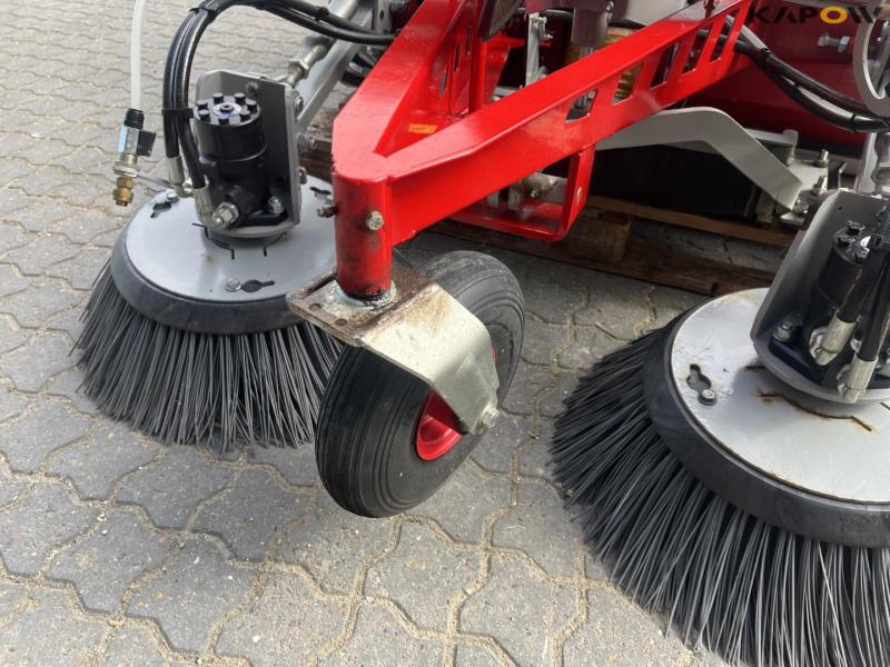 Timan Tornado-400 sweeper/vacuum machine 15