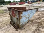 Tipping container for pallet forks 5