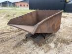 Tipping container for pallet forks 1