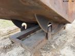 Tipping container for pallet forks 9