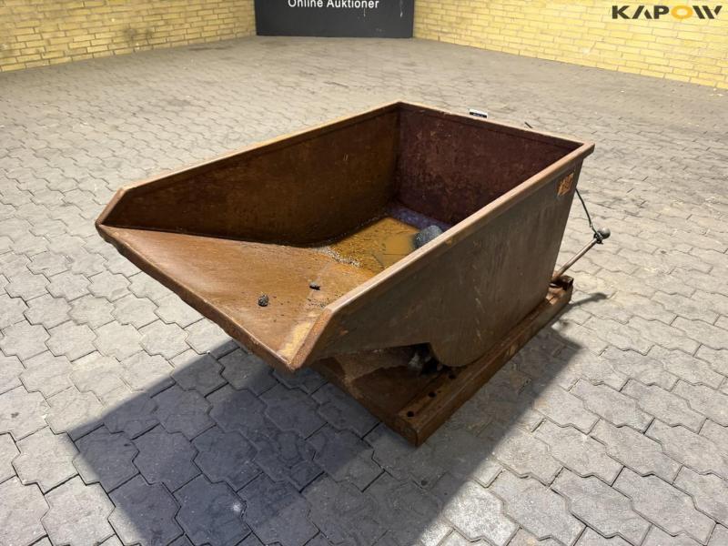 Tipping container 1