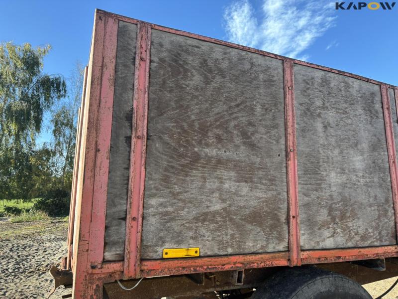 Tipper truck 38