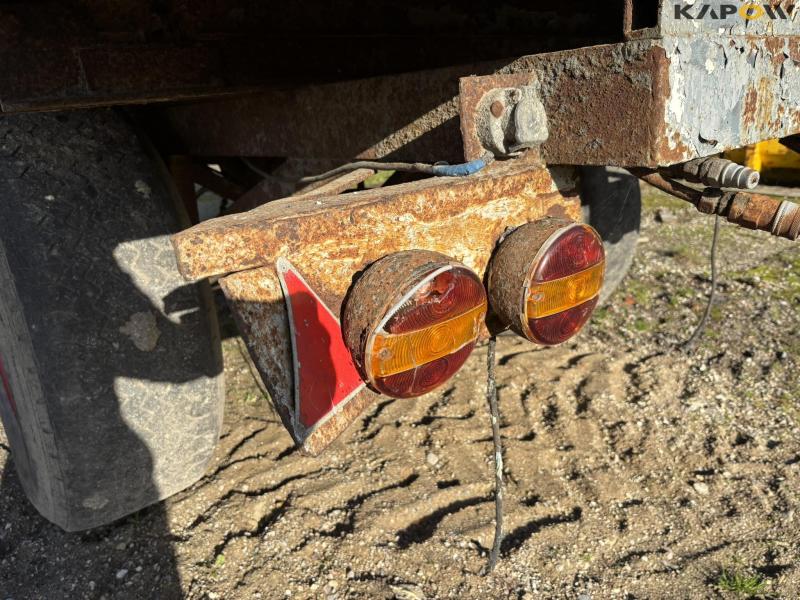 Tipper truck 42