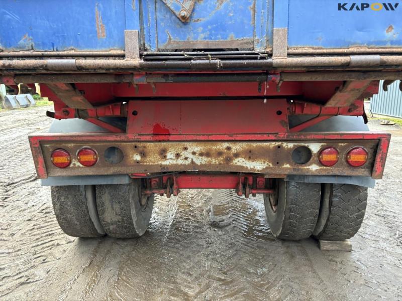 Tipper with drying channel 22