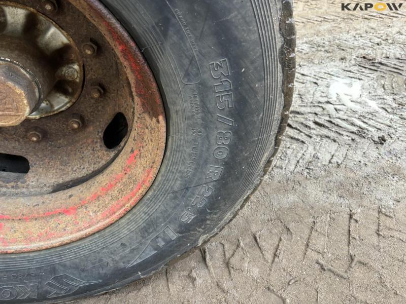 Tipper with drying channel 33