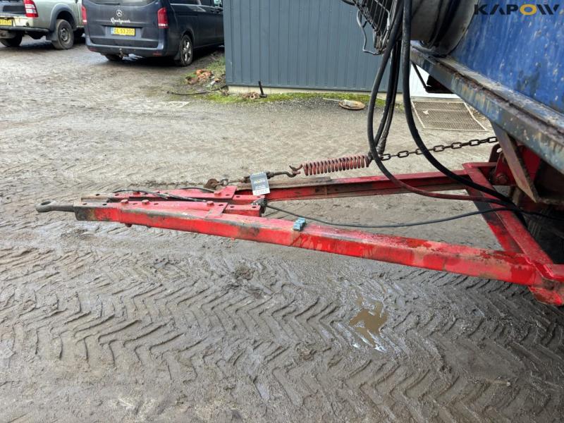 Tipper with drying channel 37