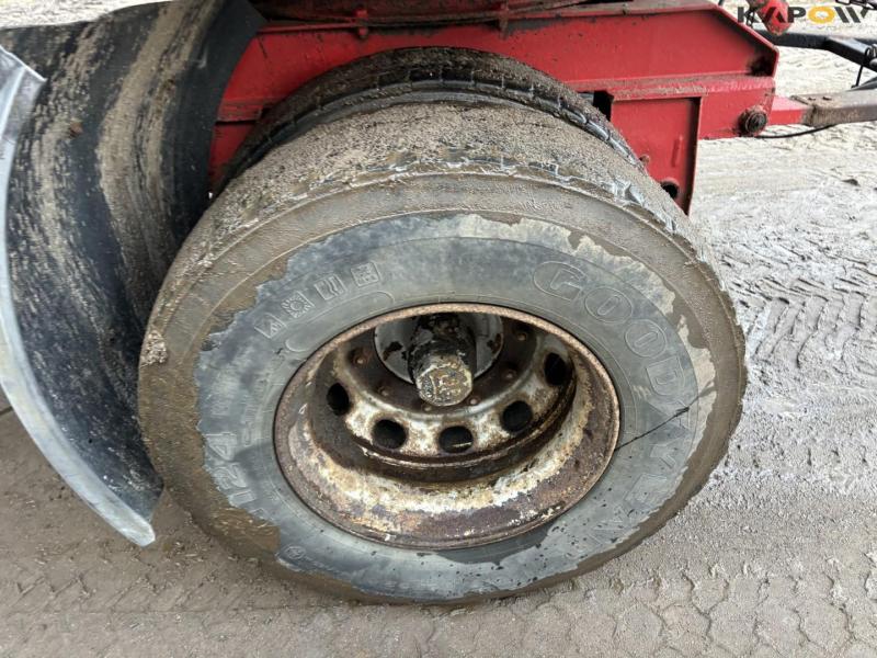 Tipper with drying channel 30