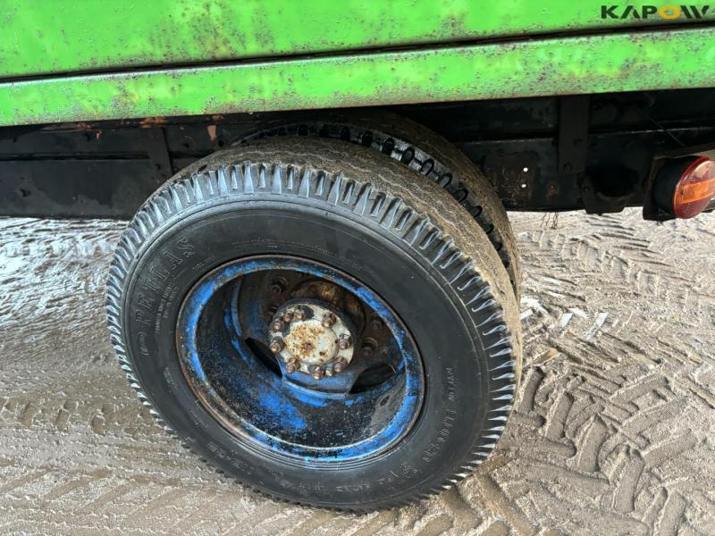 Tipper truck with drying channels 22