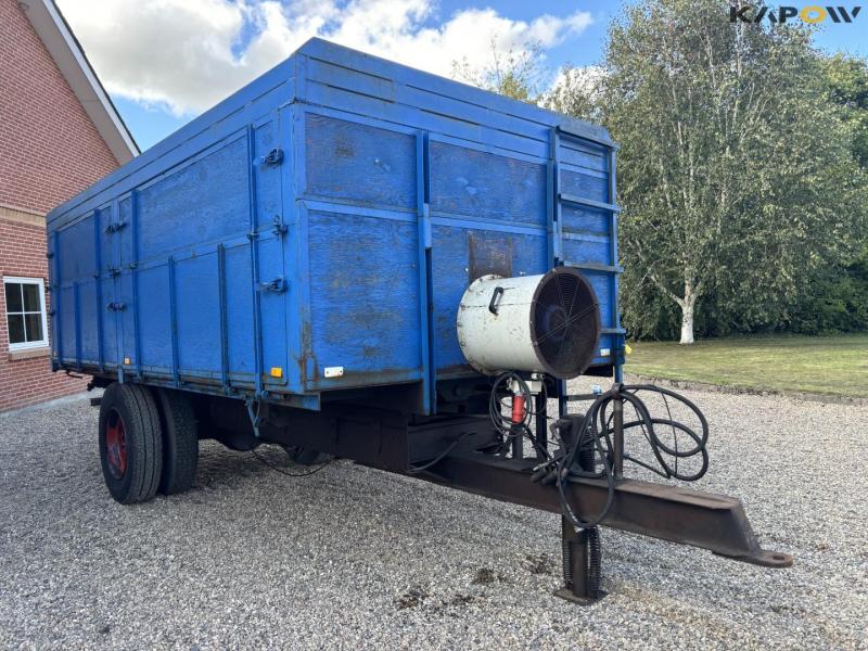 Tipper truck for grain drying 3