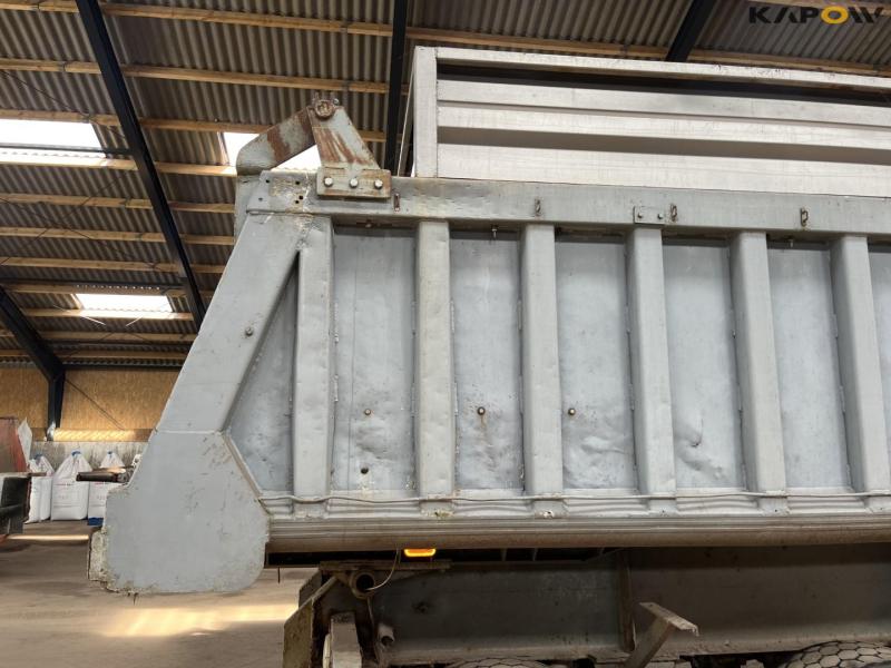 Tipper/tipper trailer 35
