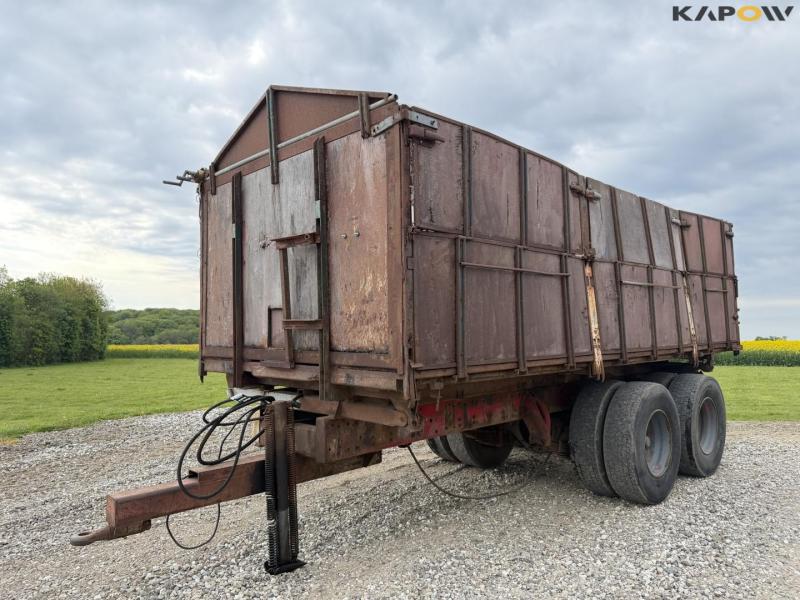 Tipper truck 1