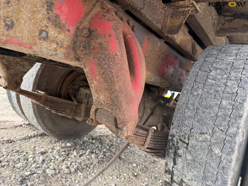 Tipper truck 9