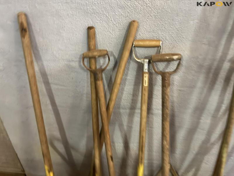 Clear the wall of tools 4