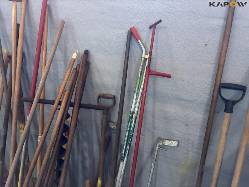 Clear the wall of tools 19