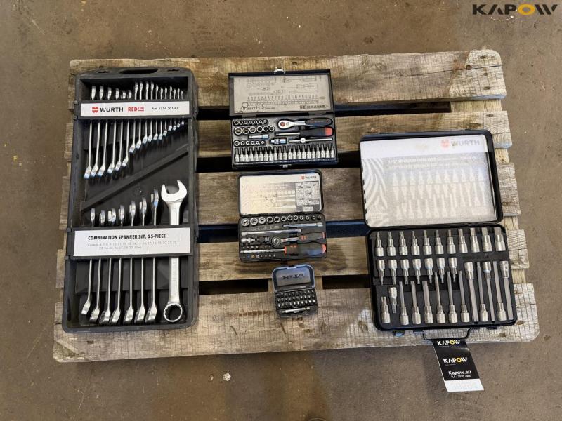 Socket wrench set and combination wrench set 4