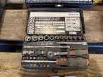 Socket wrench set and combination wrench set 9