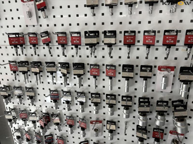 Sockets for socket wrenches. 24