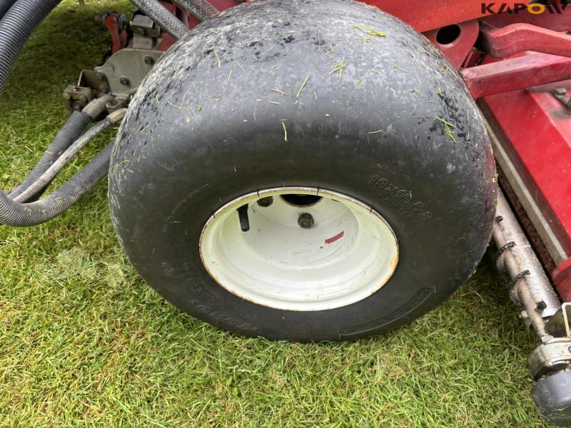 TORO Greensmaster 32 cylinder mower 24