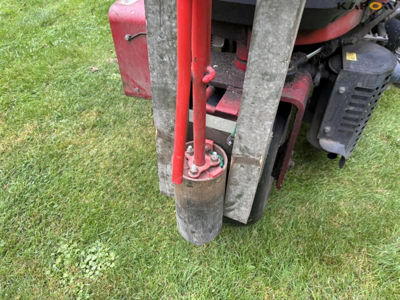 TORO Greensmaster 32 cylinder mower 33