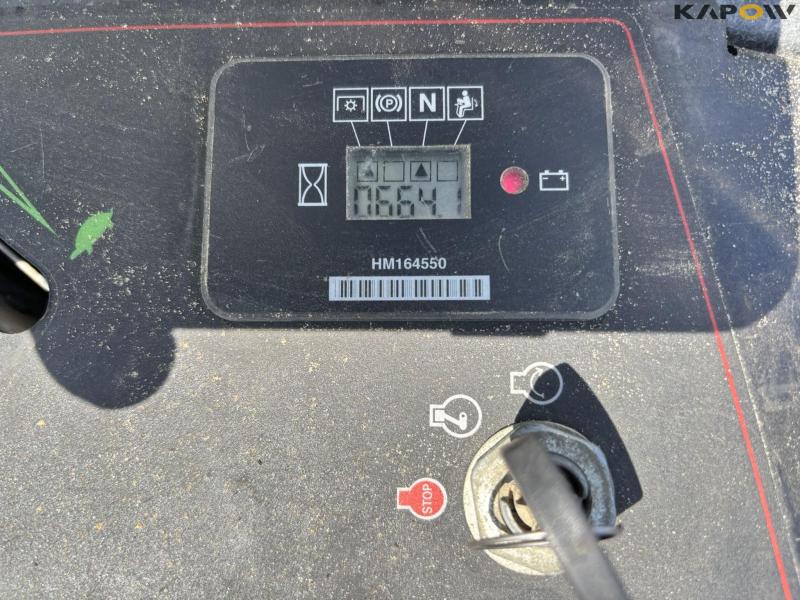 Toro Sand Pro 2040Z bunker rake 33