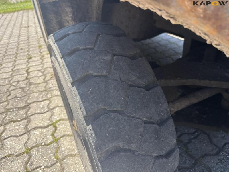 Toyota 02-5 FD25 forklift 35