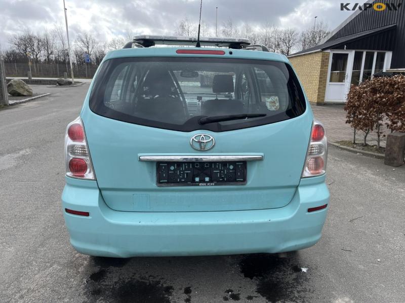 Toyota corolla verso van 6