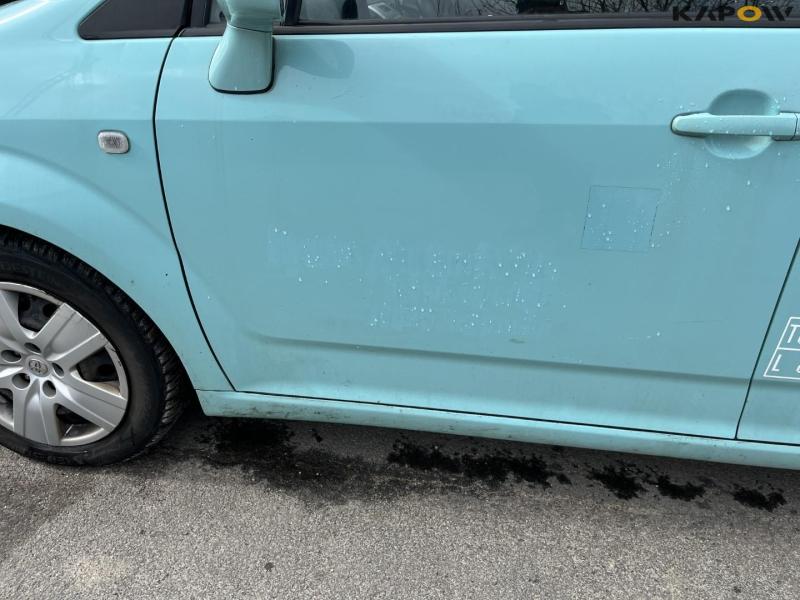 Toyota corolla verso van 16