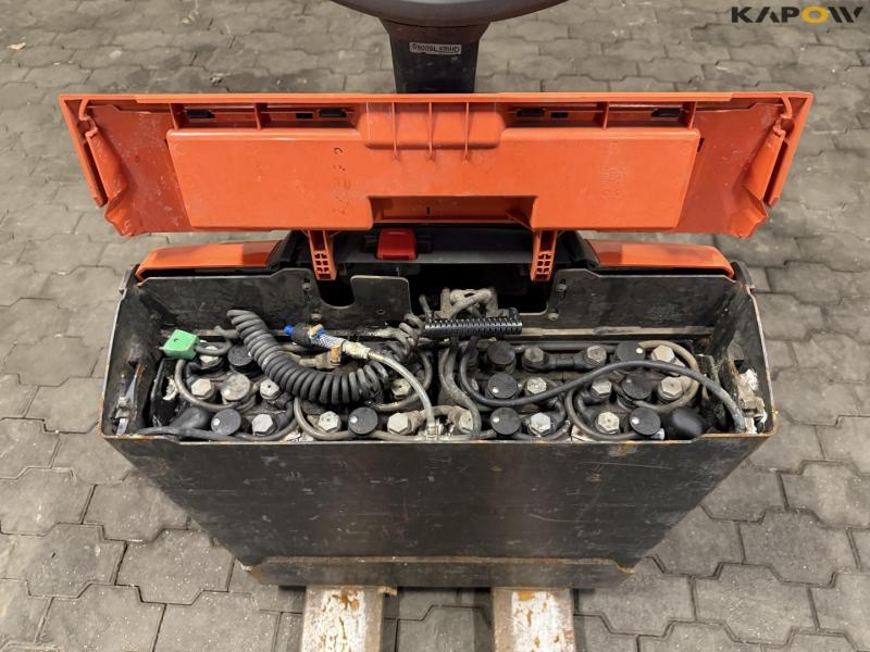 Toyota LWE 160 electric stacker 16