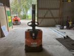Toyota SWE080L electric stacker 6