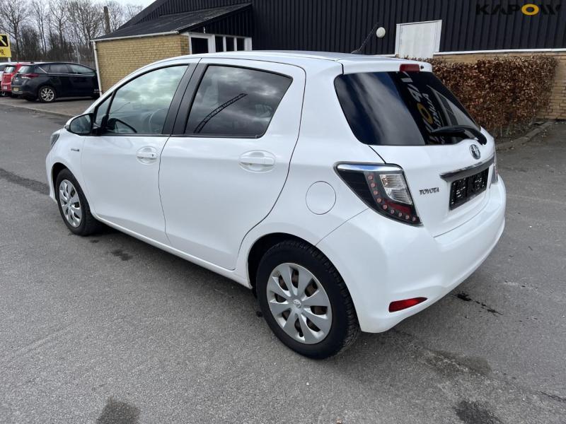 Toyota Yaris hybrid passenger car 7