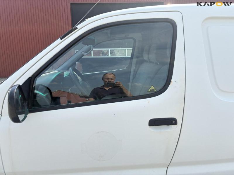 Toyota Hiace van 8